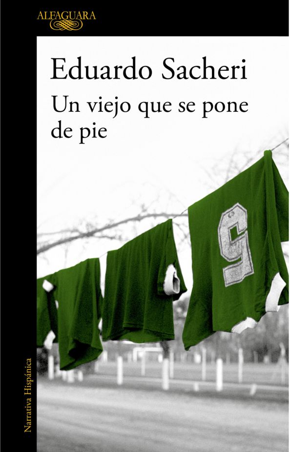 UN VIEJO QUE SE PONE DE PIE