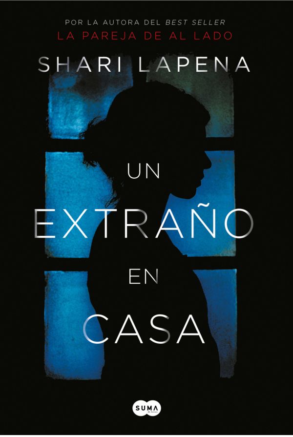 UN EXTRAÑO EN CASA
